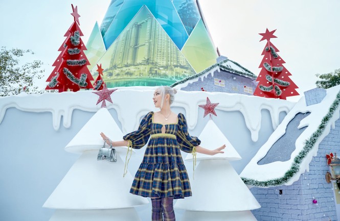 Teen Hà Nội đã kịp check-in cùng “cây măng Noel” đẹp như ngôi làng cổ Bắc Âu này chưa? - ảnh 4