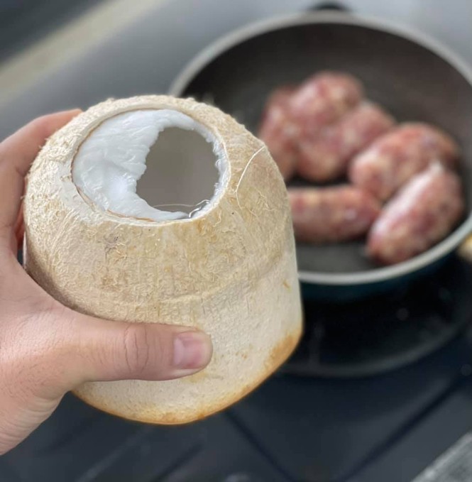 Ở nhà ăn Tết: Làm thế nào để món lạp xưởng chiên trở thành cạ cứng của bánh tét và bánh chưng? - ảnh 2