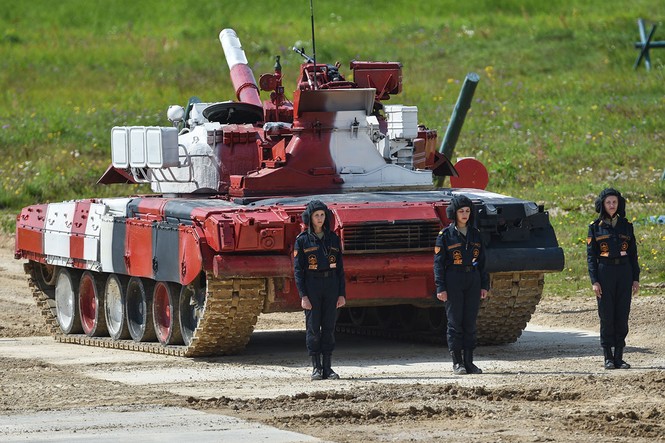 Kịch tính màn đua xe tăng của các ‘bóng hồng’ tại ARMY Games 2019 - ảnh 1