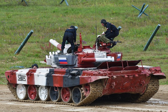 Kịch tính màn đua xe tăng của các ‘bóng hồng’ tại ARMY Games 2019 - ảnh 2