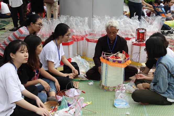 Khám phá Trung thu truyền thống giữa lòng Hà Nội - ảnh 2