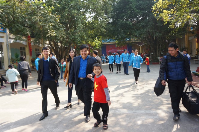 Mang tiếng cười đến trẻ khuyết tật trường Chuyên biệt Bình Minh - ảnh 15