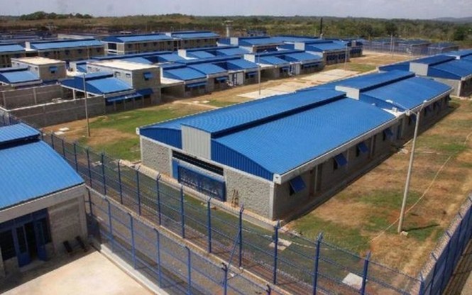 Xả súng thanh trừng băng đảng trong nhà tù, 25 người thương vong - ảnh 2