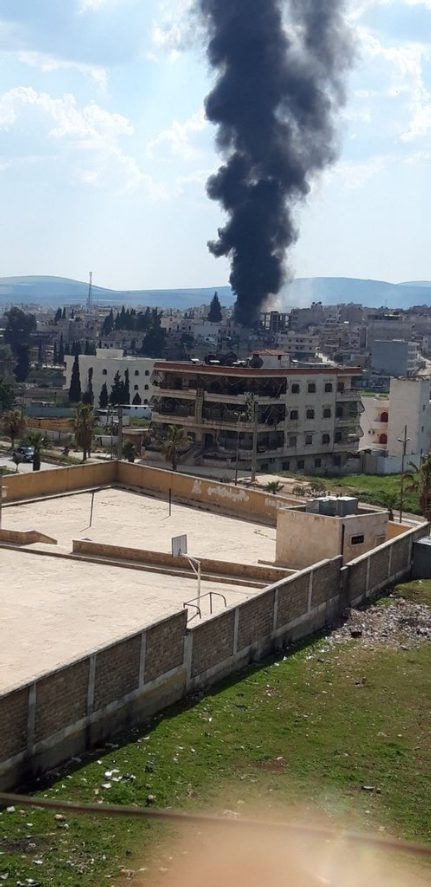 Hiện trường vụ nổ bom xe ở Syria khiến gần 100 nguời thương vong - ảnh 4