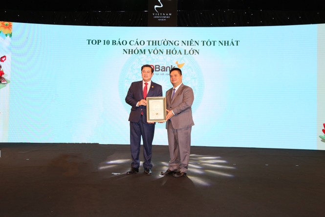 HDBank giành được 'cú đúp' doanh nghiệp niêm yết xuất sắc - ảnh 2