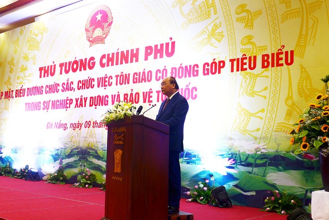 Thủ tướng Nguyễn Xuân Phúc gặp mặt, biểu dương chức sắc, chức việc tôn giáo tiêu biểu - ảnh 2
