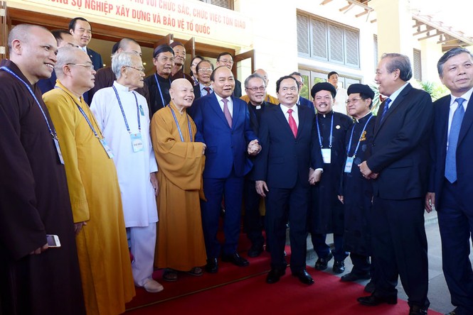 Thủ tướng Nguyễn Xuân Phúc gặp mặt, biểu dương chức sắc, chức việc tôn giáo tiêu biểu - ảnh 4