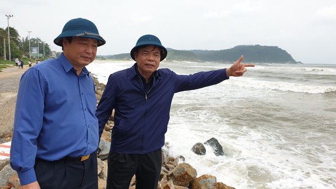 Bộ trưởng Nguyễn Xuân Cường: Bão có đường đi và tốc độ cực kỳ nguy hiểm, không được chủ quan! - ảnh 1