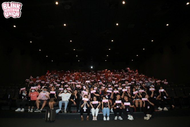 Blinks Sài Gòn mừng sinh nhật muộn của BLACKPINK với quy mô