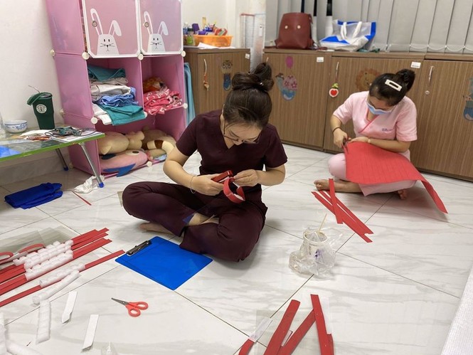 Gọi tên “fanpage nên xem nhất mùa dịch”: Làm nón chống Covid-19 chỉ 5K và ti tỉ thứ hay ho - ảnh 2