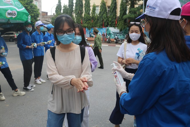 Gợi ý đáp án môn Toán thi Tốt nghiệp THPT 2020: Cùng chấm xem mình được mấy điểm? - ảnh 13
