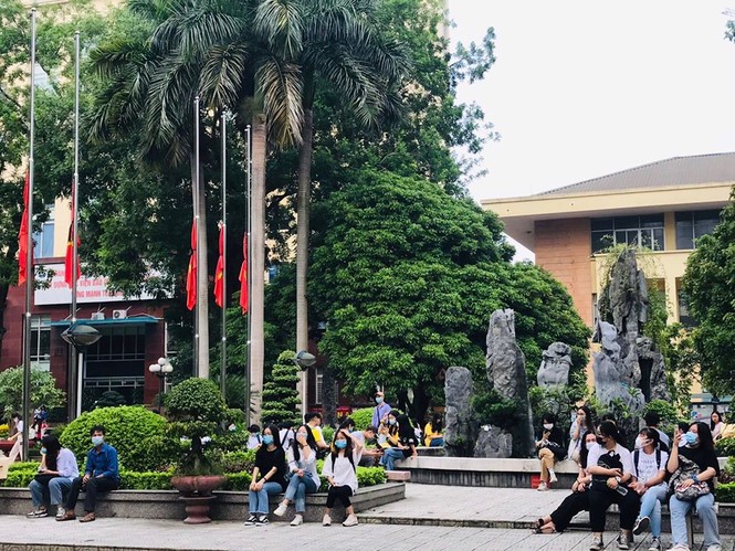 Thi năng khiếu của trường Báo: Nghĩa cử đẹp mùa dịch COVID-19 được đưa vào đề thi - ảnh 1