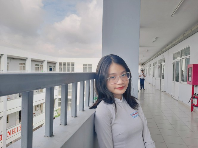 Cô nàng “học bá” lan tỏa cảm hứng học tập bằng YouTube - ảnh 1