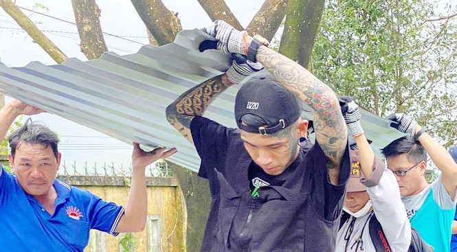 Hậu Rap Việt, thầy trò huấn luyện viên Wowy lên đường đi cứu trợ miền Trung - ảnh 1