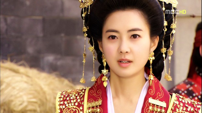 Lỡ “phải lòng” Chàng Hậu, đừng bỏ qua những hoàng hậu khác của Hàn Quốc cũng ngầu hết nấc - ảnh 4