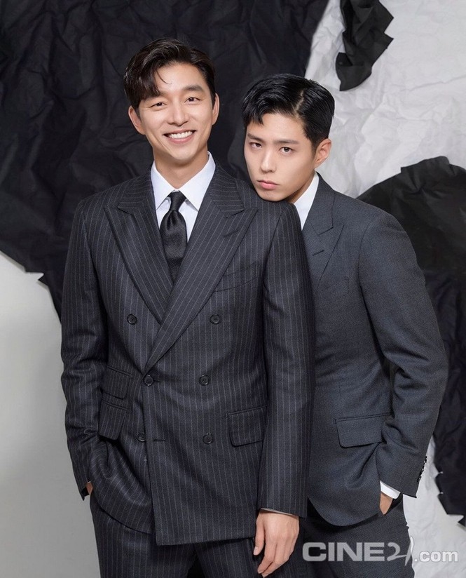 Sự kết hợp của bộ đôi Gong Yoo và Park Bo Gum khiến tạp chí “cháy hàng” - ảnh 8