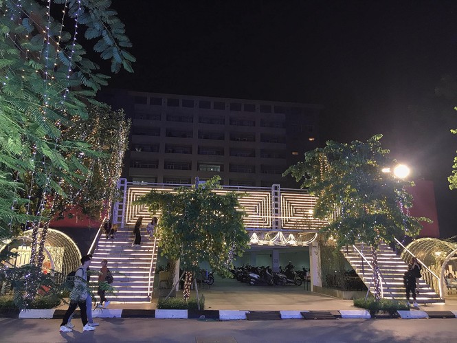 Đại học Thăng Long chuẩn bị Giáng sinh sớm cho sinh viên tha hồ sống ảo - ảnh 9