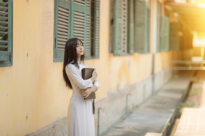 Lynk Lee để tóc dài thướt tha, diện áo dài trắng nữ sinh khiến cộng đồng mạng phát cuồng - ảnh 3
