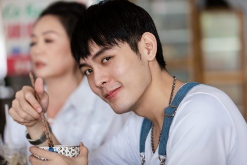 Võ Đăng Khoa gây chú ý bởi phiên bản nữ giống mẹ như đúc - ảnh 4