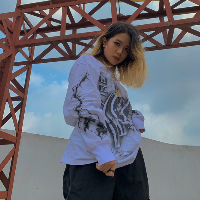 Tlinh: thí sinh nữ 2k