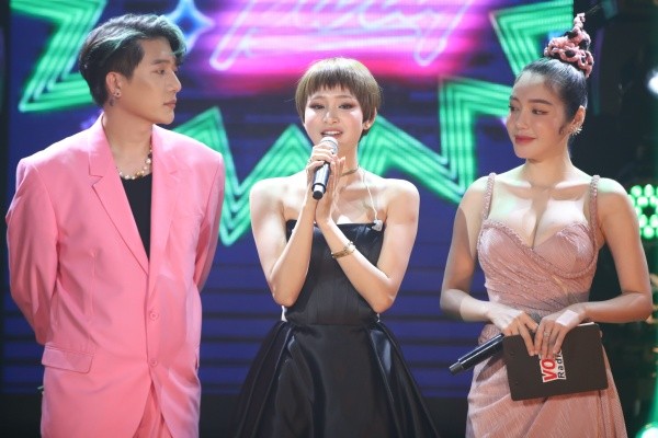 Hiền Hồ đẹp lung linh, lần đầu hát live siêu ngọt với “Gặp nhưng không ở lại” - ảnh 2