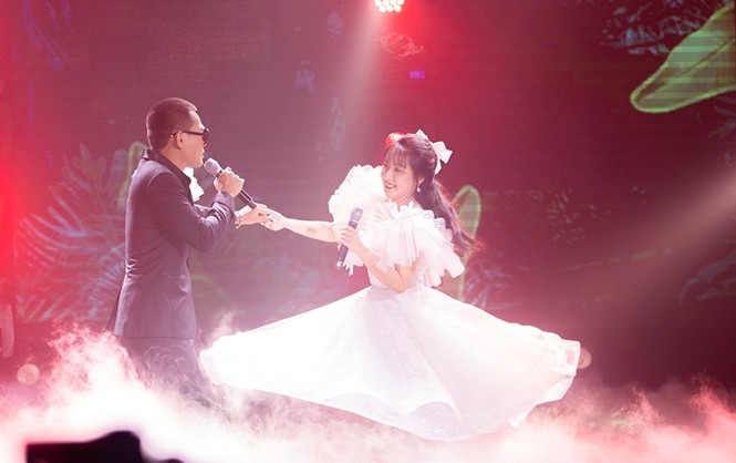 Hiền Hồ đẹp lung linh, lần đầu hát live siêu ngọt với “Gặp nhưng không ở lại” - ảnh 8