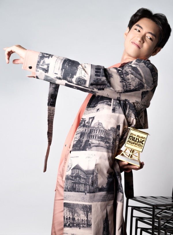 Quang Đăng thắng giải MAMA ở hạng mục “Best Choreographer of the Year