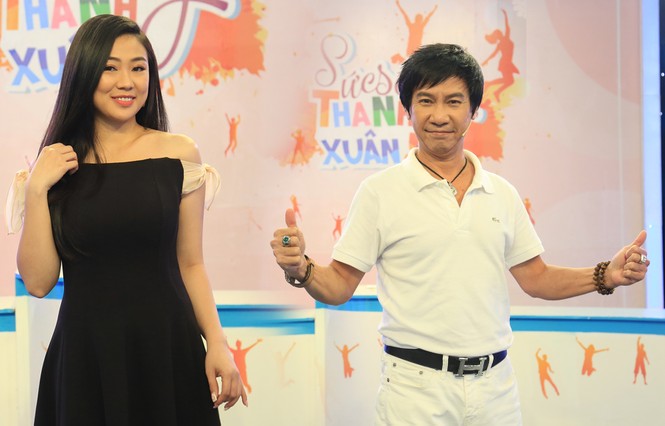 Bà xã kém 29 tuổi của Lê Huỳnh tiết lộ có cãi nhau với chồng vẫn phải ngủ chung giường - ảnh 1