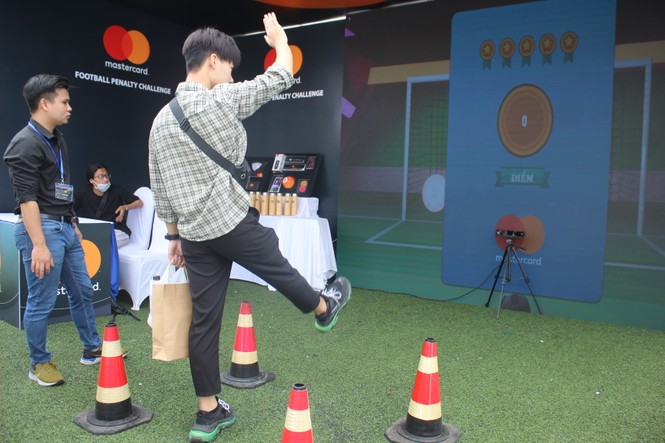 Nhiều công nghệ mới khiến giới trẻ xếp hàng chờ dùng thử tại Sóng Festival - ảnh 17