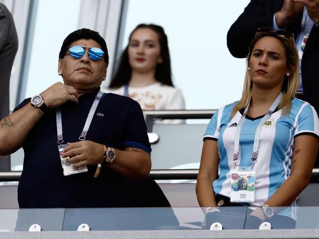 Nhan sắc nóng bỏng của bóng hồng từng khiến Maradona điêu đứng - ảnh 13