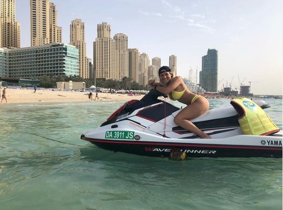 Nhan sắc nóng bỏng của bóng hồng từng khiến Maradona điêu đứng - ảnh 10