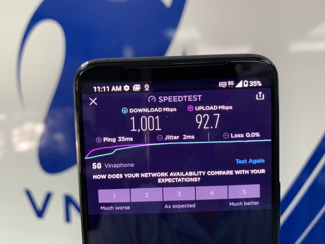 Những khách hàng đầu tiên sử dụng VinaPhone 5G - ảnh 1