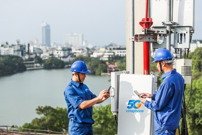 Những khách hàng đầu tiên sử dụng VinaPhone 5G - ảnh 2