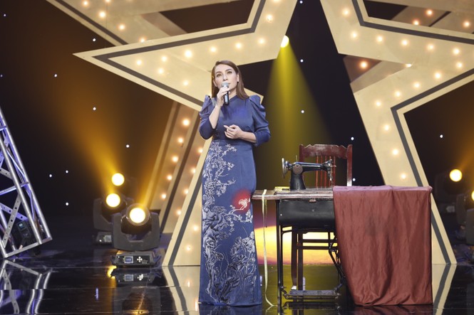 Phi Nhung bật khóc kể phải tự lái xe đi sinh con gái Wendy - ảnh 1