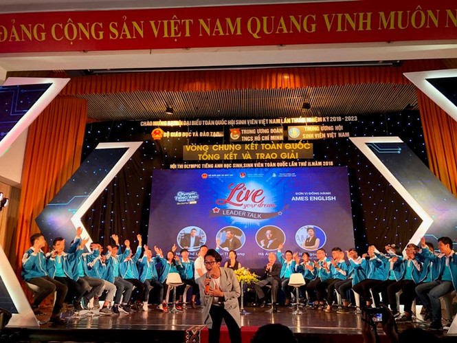 Ca sĩ Hà Anh Tuấn: Học ngoại ngữ cần tự tin, đừng e ngại - ảnh 1