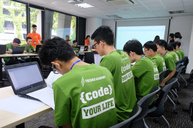 Sinh viên so tài lập trình tại Code War 2019 - ảnh 1