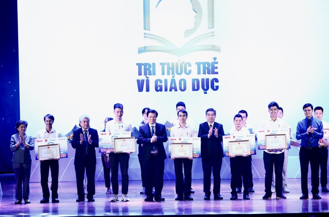 Từ điển cho người M'Nông giành giải 100 triệu đồng sáng kiến vì giáo dục - ảnh 3