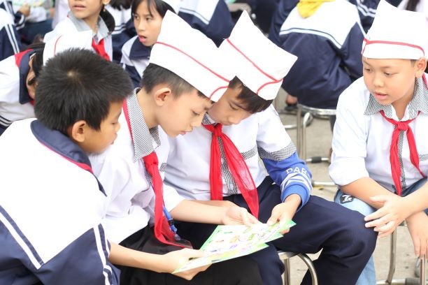 Học bổng từ rác thải mở rộng đến 10 trường học ở Hà Nội - ảnh 7