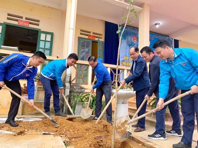 Tuổi trẻ Thủ đô mang yêu thương đến với Mường Khương - ảnh 5
