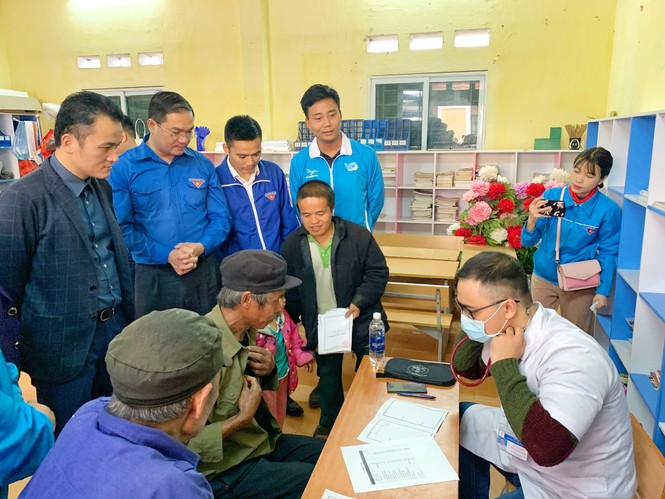 Tuổi trẻ Thủ đô mang yêu thương đến với Mường Khương - ảnh 1