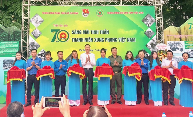 Tái hiện 70 năm hào hùng của TNXP Việt Nam qua ảnh, hiện vật - ảnh 1
