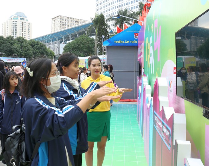 Sôi nổi Liên hoan 'Tuổi trẻ sáng tạo' toàn quốc - ảnh 1