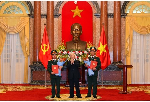 Tổng Bí thư, Chủ tịch nước trao quyết định thăng quân hàm cho 2 tướng quân đội - ảnh 1