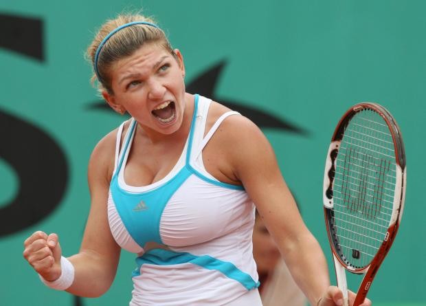 Nhà vô địch Wimbledon: Hy sinh ngực khủng để vươn tới vinh quang - ảnh 1