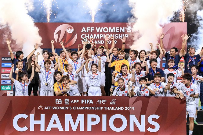 Những nữ 'chiến binh' ăn... mỳ tôm để chinh phục ngôi vô địch AFF Cup - ảnh 2
