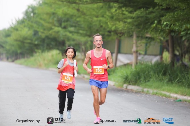 Tiền Phong Marathon: 4 runner nhí của CLB chạy bộ trẻ em mồ côi Elite tranh tài - ảnh 3