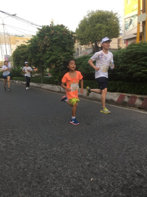 Tiền Phong Marathon: 4 runner nhí của CLB chạy bộ trẻ em mồ côi Elite tranh tài - ảnh 4