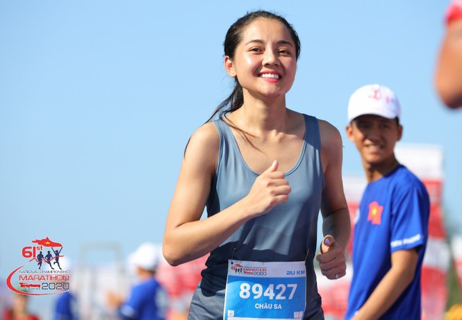 Nữ diễn viên 'Hoa hồng trên ngực trái' đoạt huy chương marathon - ảnh 4