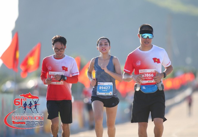 Nữ diễn viên 'Hoa hồng trên ngực trái' đoạt huy chương marathon - ảnh 2