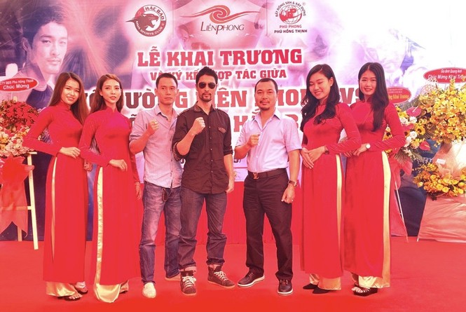 Johnny Trí Nguyễn tái xuất tại võ đường Hắc Báo MMA Club - ảnh 1